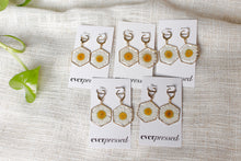 Load image into Gallery viewer, Hexagon Daisy Huggies (gold)