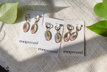 Load image into Gallery viewer, Oval Huggies (gold)