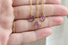 Load image into Gallery viewer, Single Bloom Necklace (gold)