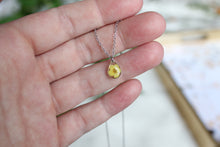 Load image into Gallery viewer, Yellow Narcissus Drop Necklace (silver)