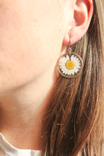 Load image into Gallery viewer, Round Daisy Huggies (silver/gold)