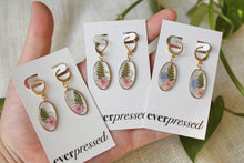 Load image into Gallery viewer, Oval Huggies (gold)