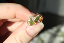 Load image into Gallery viewer, Pink + Orange Queen Anne&#39;s Lace Round Studs (silver/gold)
