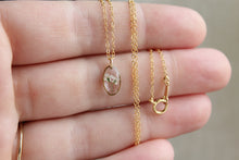 Load image into Gallery viewer, White Bloom Oval Necklace (gold)
