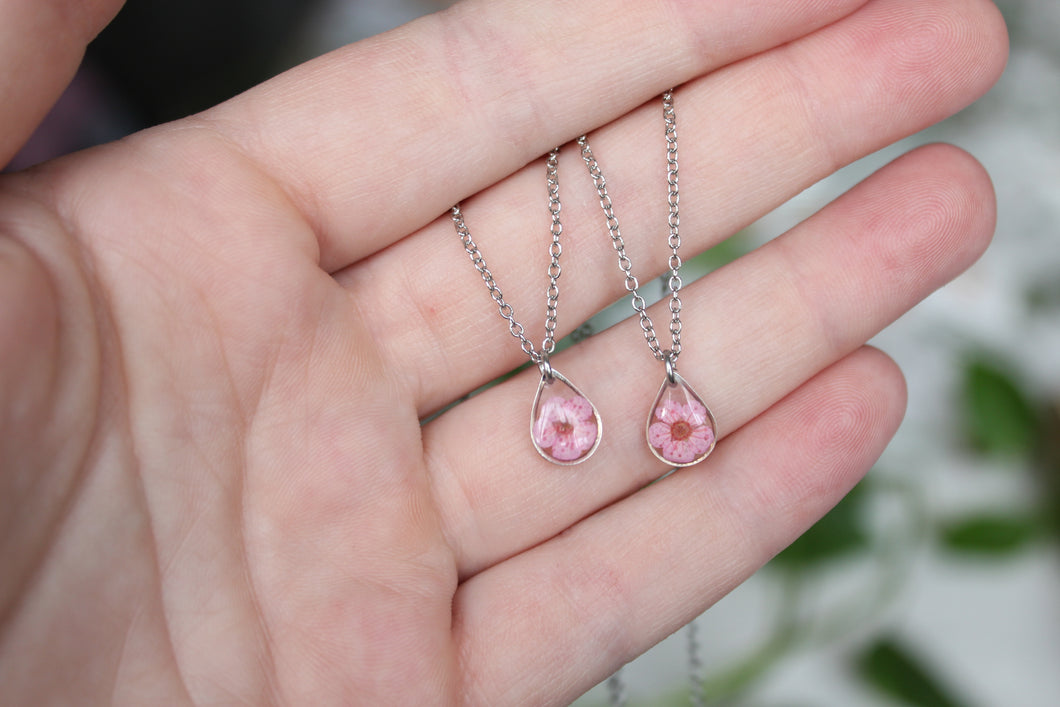 Pink Narcissus Drop Necklace (silver)
