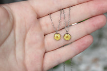 Load image into Gallery viewer, Yellow Narcissus Drop Necklace (silver)
