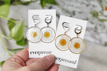 Load image into Gallery viewer, Round Daisy Huggies (silver/gold)
