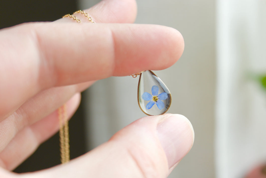 Forget Me Not Teardrop Necklace (gold)