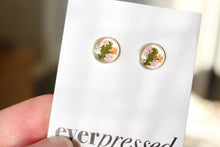 Load image into Gallery viewer, Pink + Orange Queen Anne&#39;s Lace Round Studs (silver/gold)
