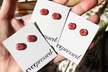 Load image into Gallery viewer, Red Narcissus (gold/silver)
