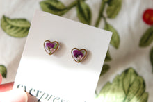 Load image into Gallery viewer, Alyssum Heart Studs (gold)
