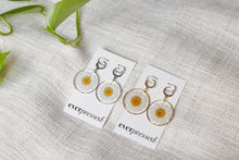 Load image into Gallery viewer, Round Daisy Huggies (silver/gold)
