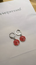 Load image into Gallery viewer, Flower Earrings (Queen Anne&#39;s Lace Silver Rounds)
