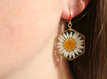 Load image into Gallery viewer, Hexagon Daisy Huggies (gold)
