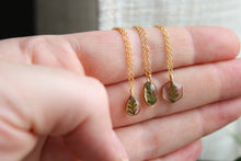 Load image into Gallery viewer, Fern Necklace (gold)
