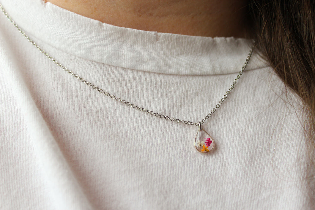 Sprinkle Teardrop Necklace (silver)