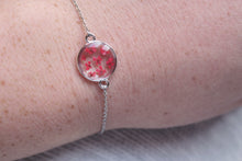 Load image into Gallery viewer, Queen Anne&#39;s Lace Flower Bracelet
